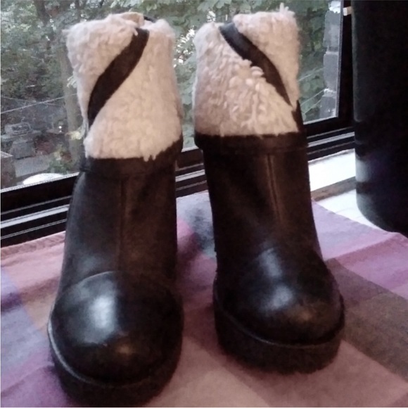 DIESEL | Black Leather Booties | Zip up | 6 - Picture 2 of 5